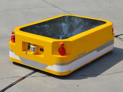 Avtomatizirani robot za prenos košarice AGV