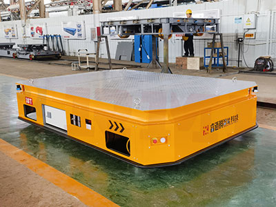 Večsmerni voziček za prenos na bateriji