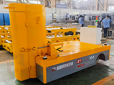 Prilagojen prometni voziček brez eksplozije